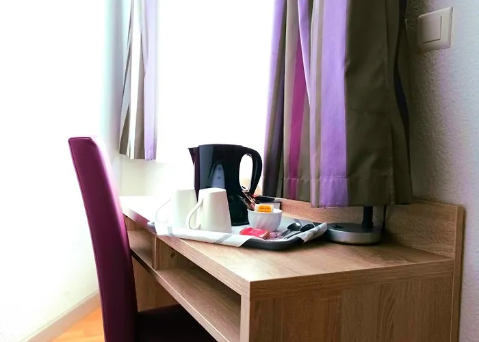 ホテル Jeanne D'arc 4*