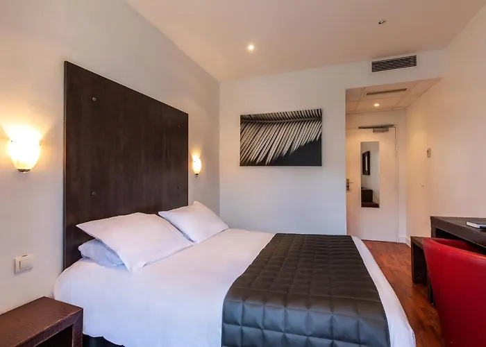 ホテル Jeanne D'arc 4*