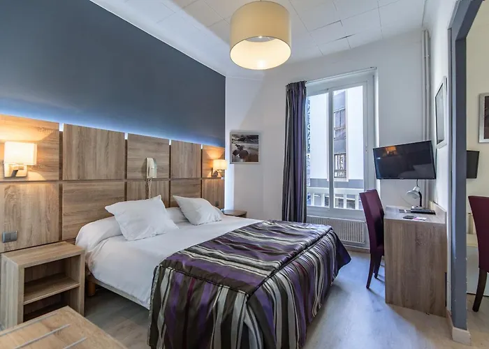 ホテル Jeanne D'arc 4*