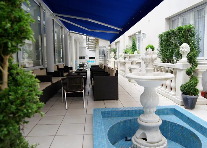 ホテル Jeanne D'arc 4*