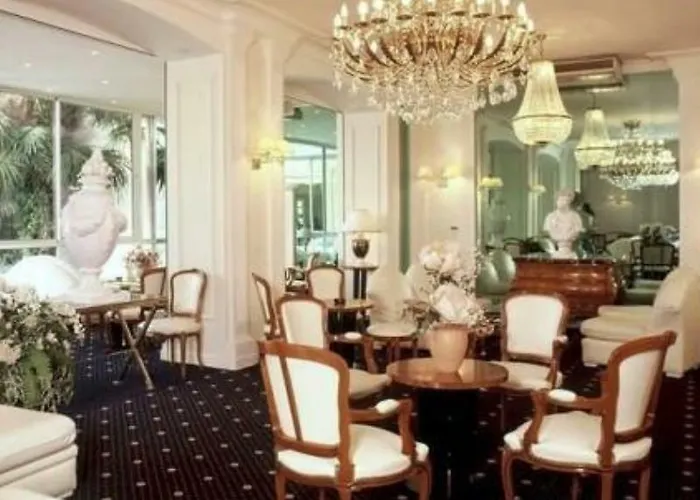 Jeanne D'arc ホテル ルルド