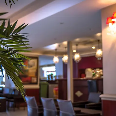 Hotel Jeanne D'arc Lourdes