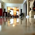 Hotel Jeanne D'arc Lourdes