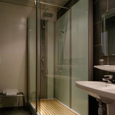 Jeanne D'arc Отель Лурд