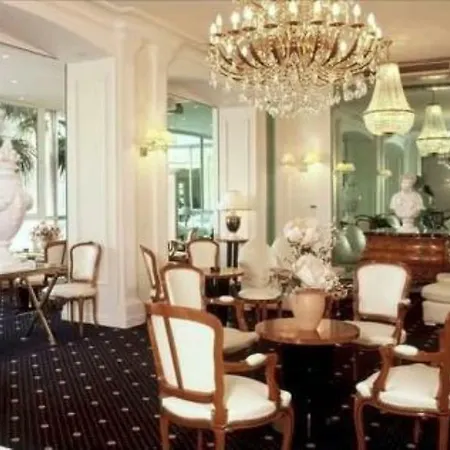 Jeanne D'arc Отель Лурд