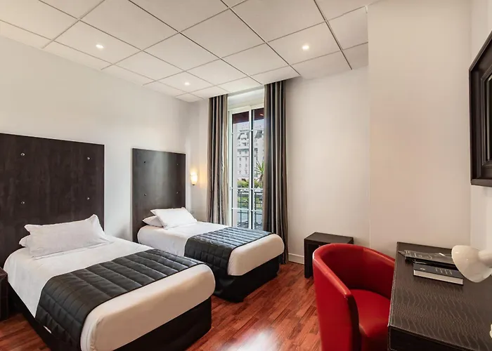 Hotel Jeanne D'arc 4*